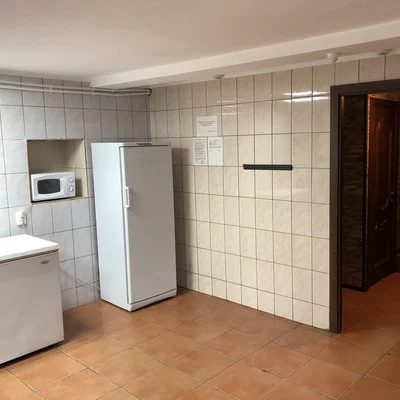 Бильярдный стол в зоне отдыха цокольного этажа — снять дом для банкета, Усадьба — отдых за городом