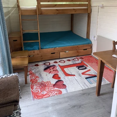 Спальная комната в коттедже — отдых в Крыму, Усадьба