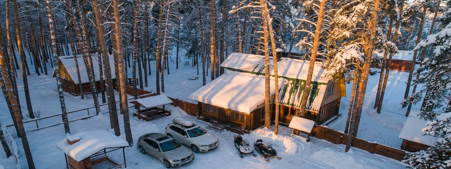База отдыха «Усадьба» в Тюмени — домики в аренду и баня на дровах.