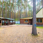 Парковка и вход дома 2 — аренда дома в Тюмени