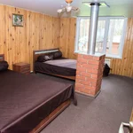 Спальня с двумя кроватями дома 2 — снять дом в Тюмени