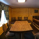 Интерьер первого этажа дома 3 — снять дом в Тюмени