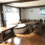 Столовая с угловым диваном дома 5 — загородный отдых в Тюмени