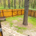 Двор дома 6 — база отдыха в сосновом бору